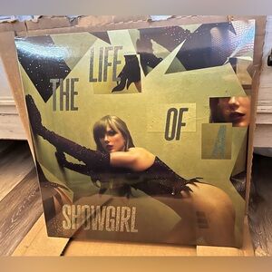 NEW & Sealed Taylor Swift The Life of a Showgirl wintergreen &Onyx marbled vinyl